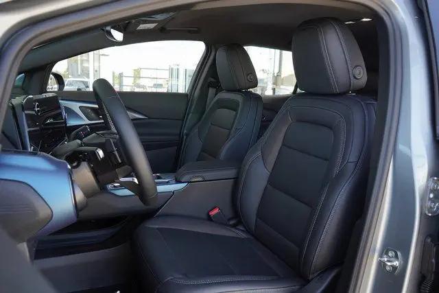 2025 Chevrolet Equinox LT 2