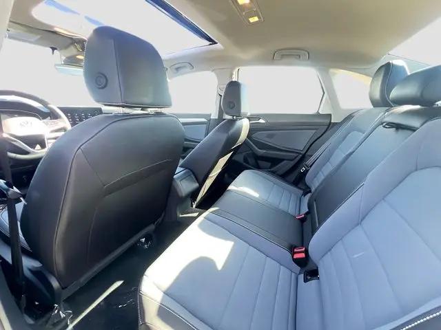 2025 Volkswagen Jetta 1.5T SE