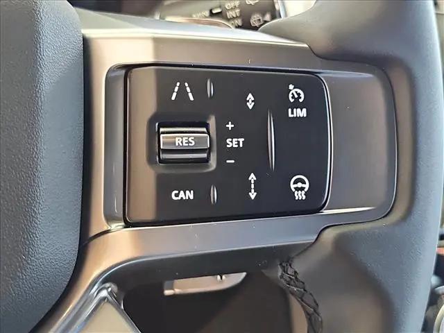 2025 Land Rover Discovery P360 Dynamic SE