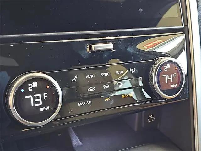 2025 Land Rover Discovery P360 Dynamic SE