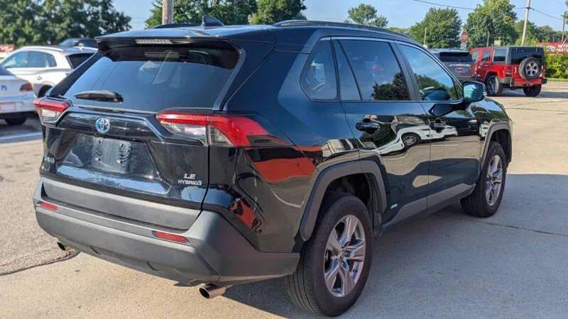 2022 Toyota RAV4 Hybrid LE
