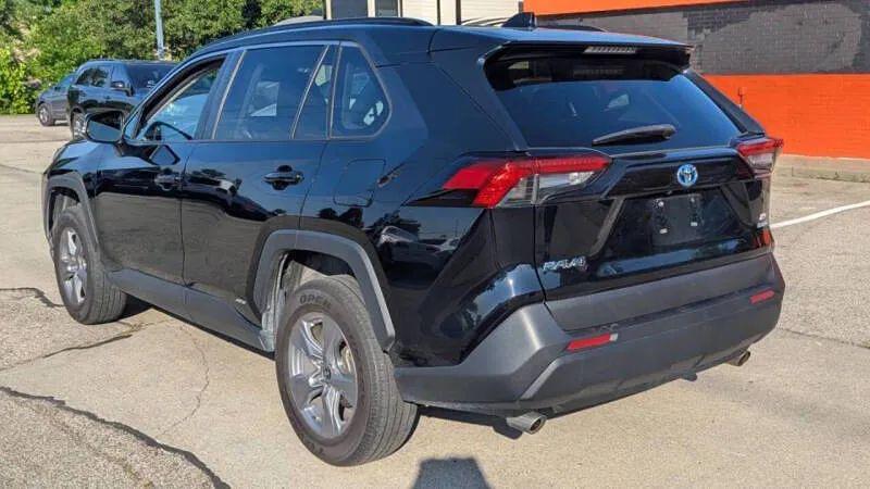 2022 Toyota RAV4 Hybrid LE
