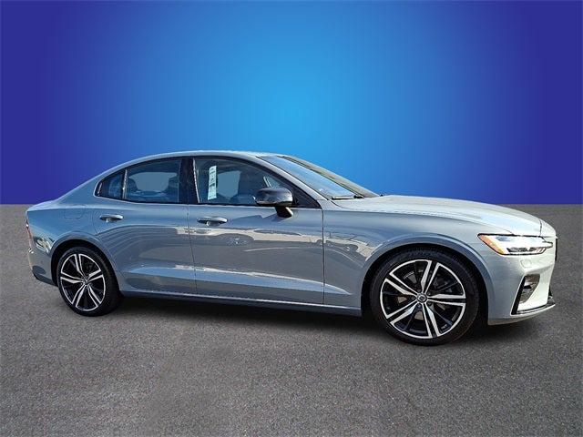 2022 Volvo S60 B5 R-Design