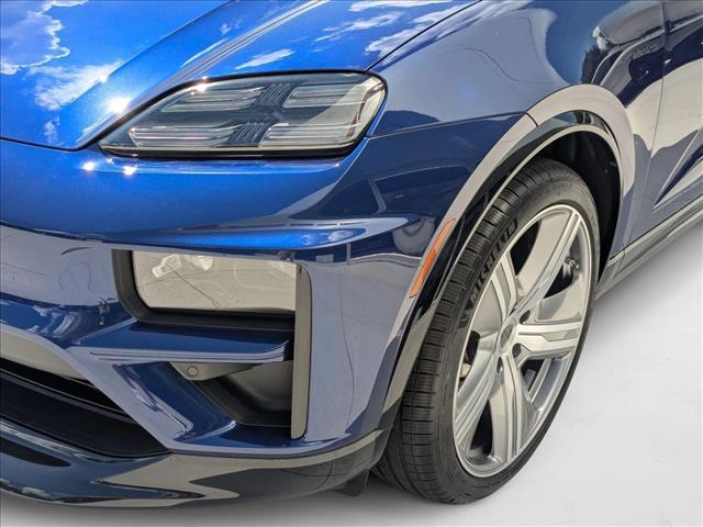 2025 Porsche Macan Electric Turbo