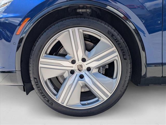 2025 Porsche Macan Electric Turbo