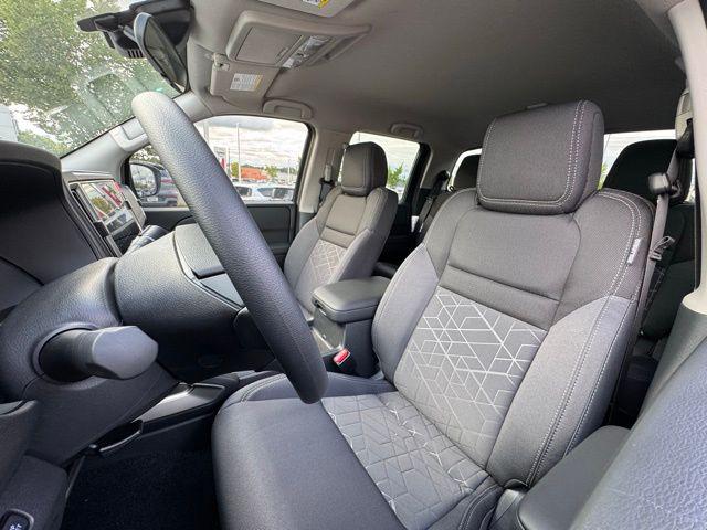 2025 Nissan Frontier Crew Cab SV 4x2