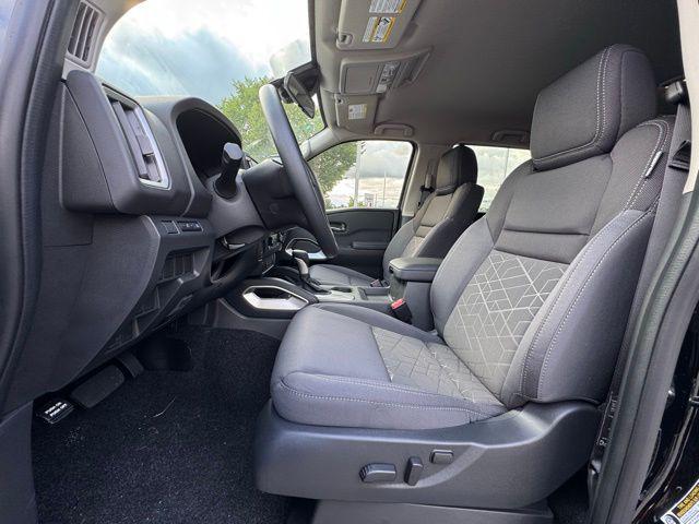 2025 Nissan Frontier Crew Cab SV 4x2