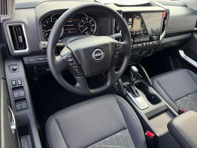 2025 Nissan Frontier Crew Cab SV 4x2