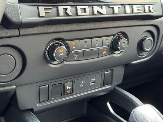 2025 Nissan Frontier Crew Cab SV 4x2