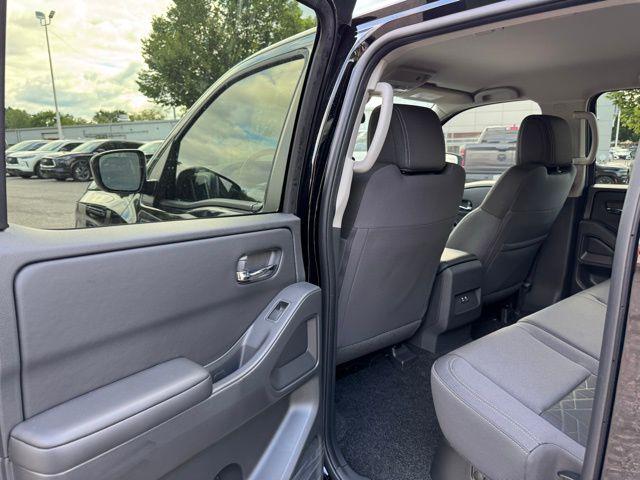 2025 Nissan Frontier Crew Cab SV 4x2
