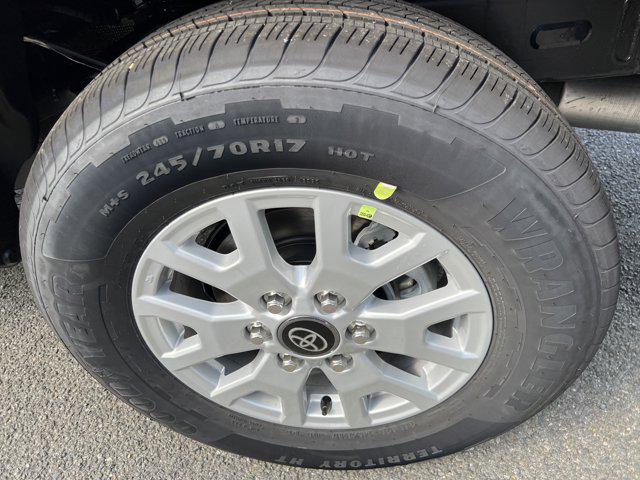 2025 Toyota Tacoma SR5 4WD