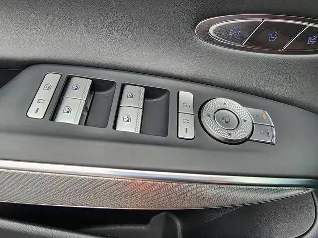 2024 Genesis GV70 3.5T AWD Sport