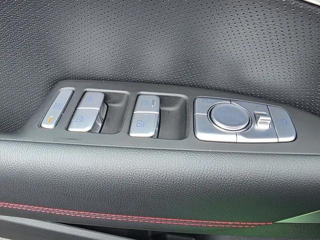 2025 Genesis G70 3.3T RWD Sport Advanced