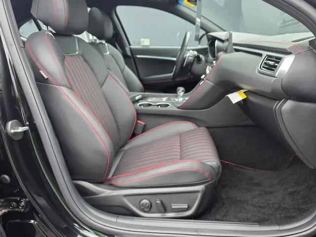 2025 Genesis G70 3.3T RWD Sport Advanced