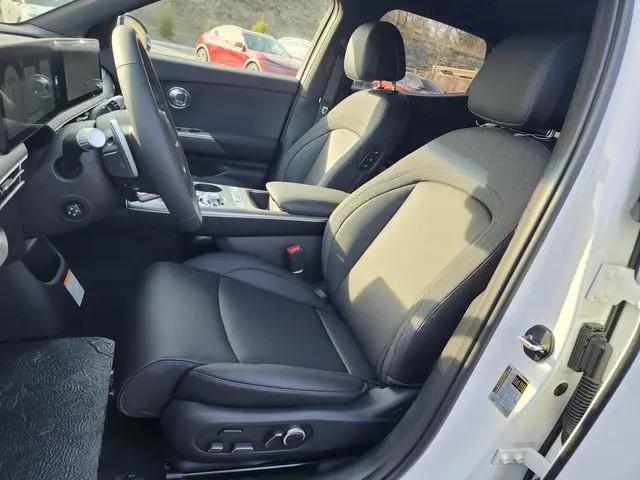 2025 Genesis GV60 Standard AWD