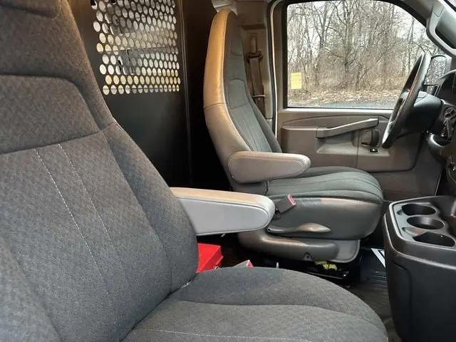 2023 GMC Savana Cargo RWD 2500 Regular Wheelbase Work Van