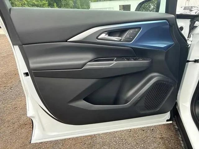 2025 Chevrolet Equinox LT 2