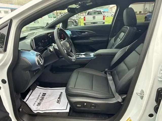 2025 Chevrolet Equinox LT 2