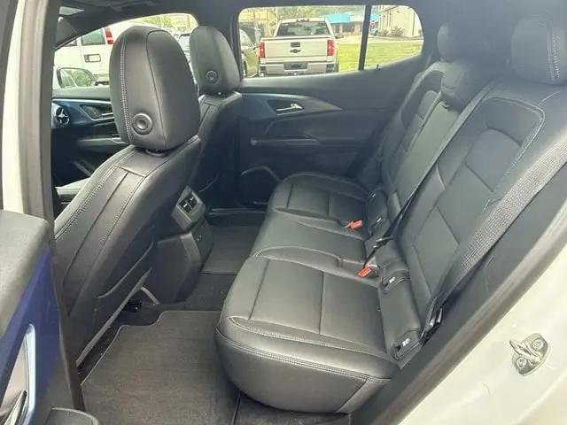 2025 Chevrolet Equinox LT 2