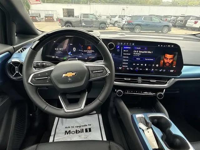 2025 Chevrolet Equinox LT 2