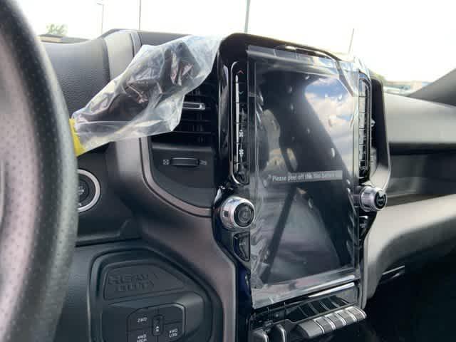 2026 RAM Ram 3500 RAM 3500 TRADESMAN CREW CAB 4X4 8 BOX