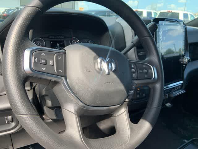 2026 RAM Ram 3500 RAM 3500 TRADESMAN CREW CAB 4X4 8 BOX