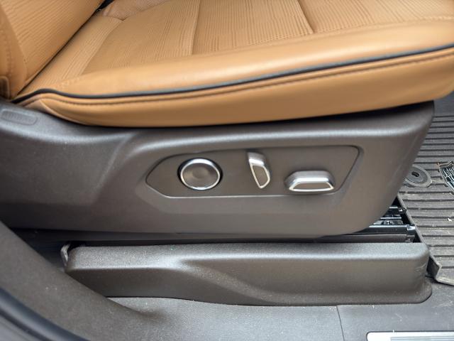 2025 Cadillac Escalade Premium Luxury