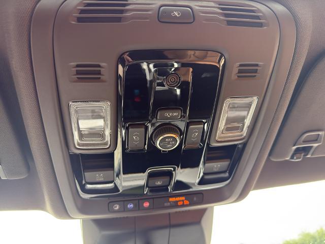 2025 Cadillac Escalade Premium Luxury