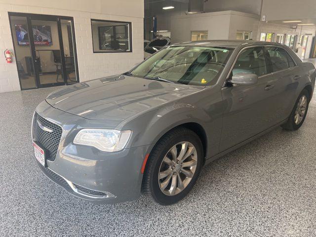2019 Chrysler 300 Touring L AWD