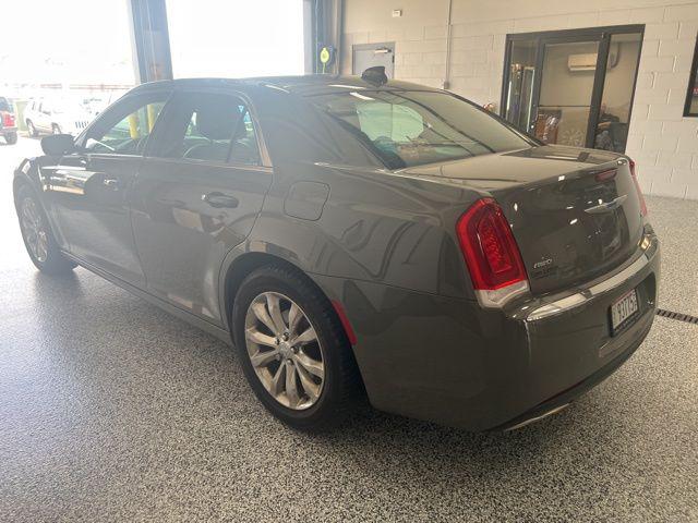 2019 Chrysler 300 Touring L AWD