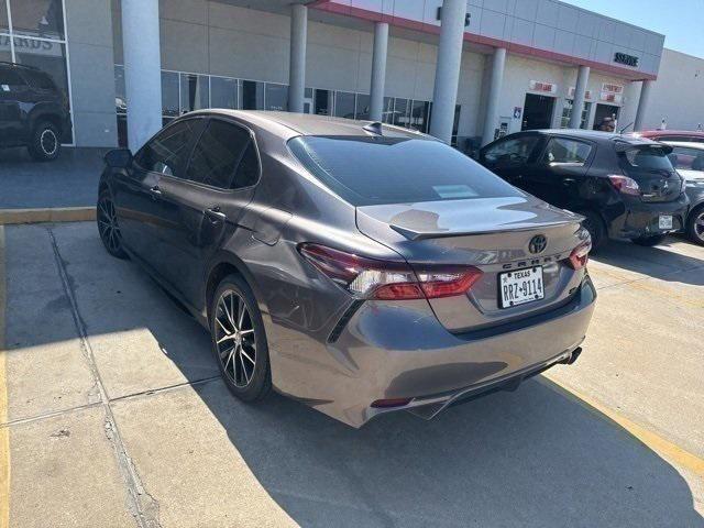 2022 Toyota Camry SE