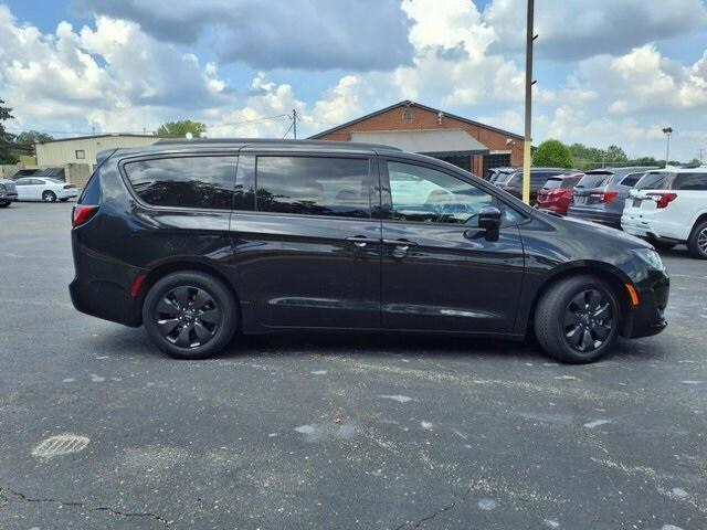 2020 Chrysler Pacifica Hybrid 35th Anniversary Limited 2020 Chrysler Pacifica Hybrid 35th Anniversary Limited