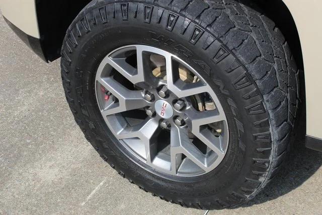 2021 GMC Canyon 4WD Crew Cab Short Box AT4 - Cloth