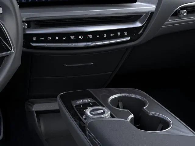 2026 Cadillac iQ V-Series w/1SM