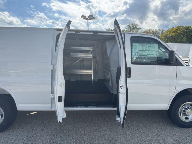 2025 Chevrolet Express Cargo Van RWD 2500 Extended Wheelbase WT