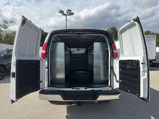2025 Chevrolet Express Cargo Van RWD 2500 Extended Wheelbase WT