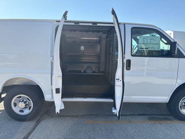 2025 Chevrolet Express Cargo Van RWD 3500 Regular Wheelbase WT