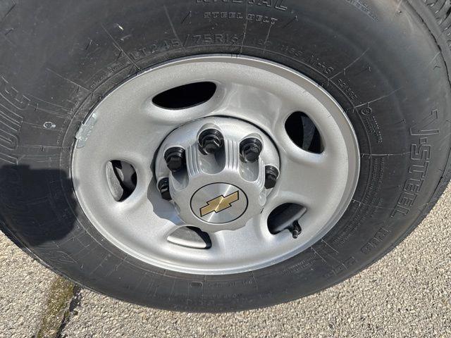 2025 Chevrolet Express Cargo Van RWD 3500 Regular Wheelbase WT