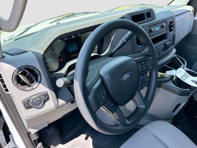 2025 Ford E-350 Cutaway Base