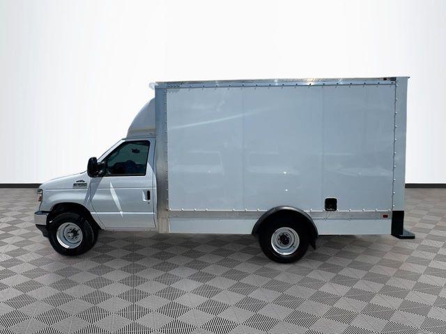2025 Ford E-350 Cutaway Base