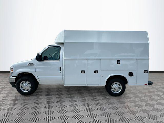 2026 Ford E-350 Cutaway Base