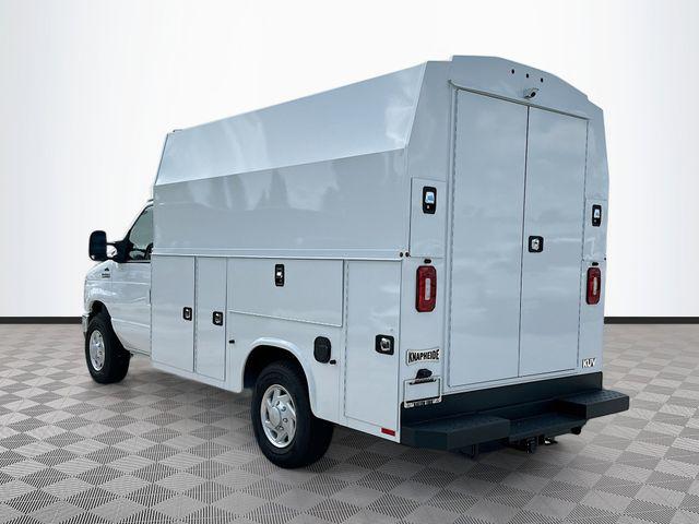 2026 Ford E-350 Cutaway Base