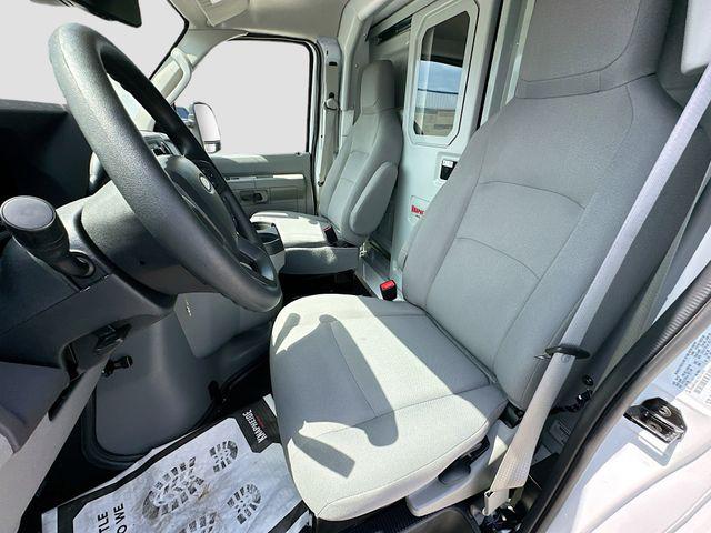 2026 Ford E-350 Cutaway Base