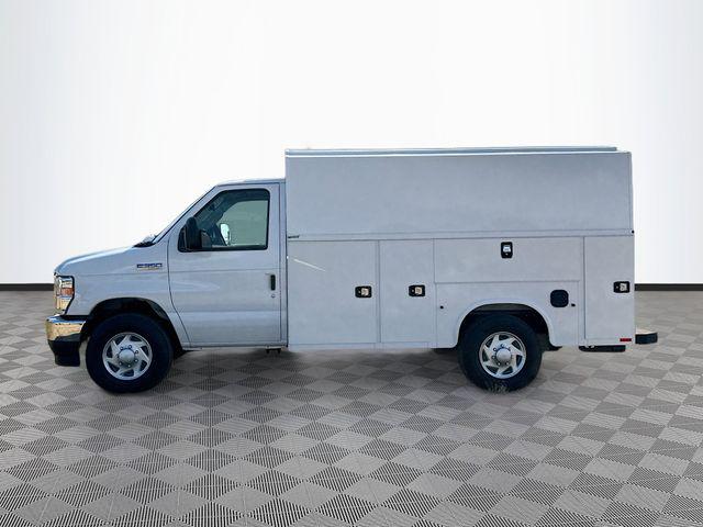2026 Ford E-350 Cutaway Base