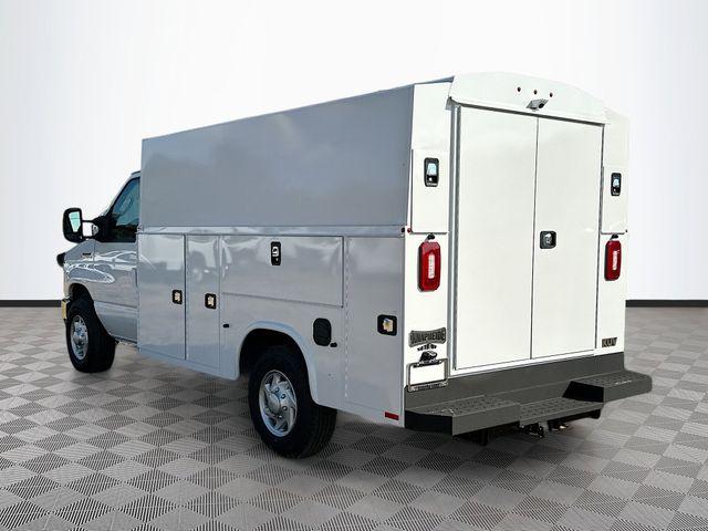2026 Ford E-350 Cutaway Base