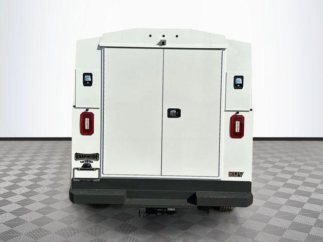 2026 Ford E-350 Cutaway Base