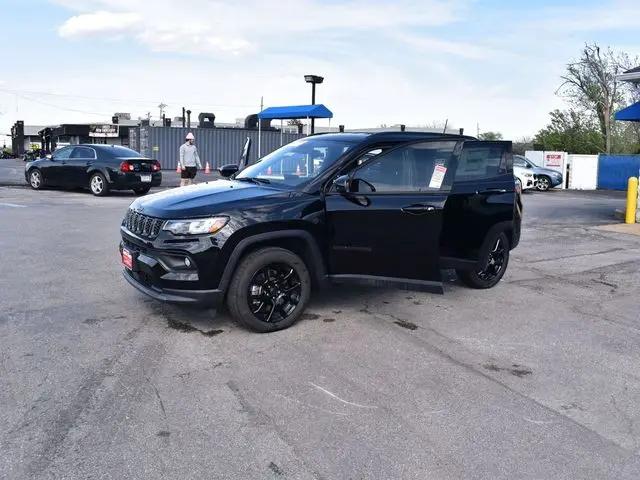 2026 Jeep Compass Latitude Altitude