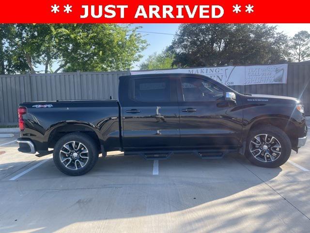 2022 Chevrolet Silverado 1500 4WD Crew Cab Standard Bed LT