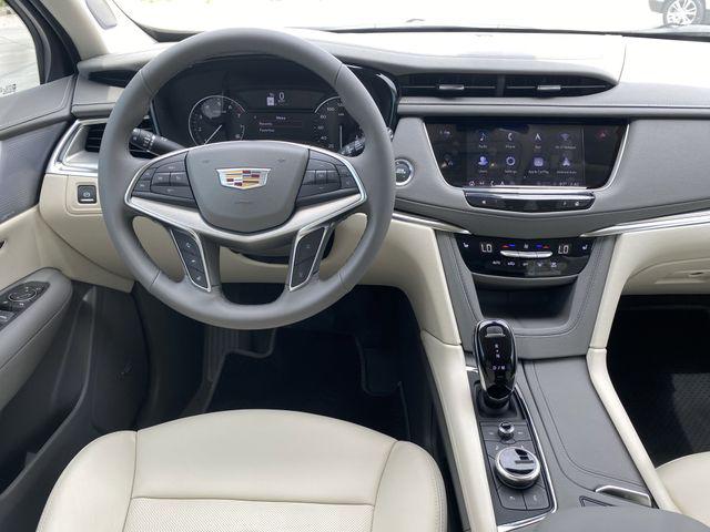 2025 Cadillac XT5 FWD Premium Luxury