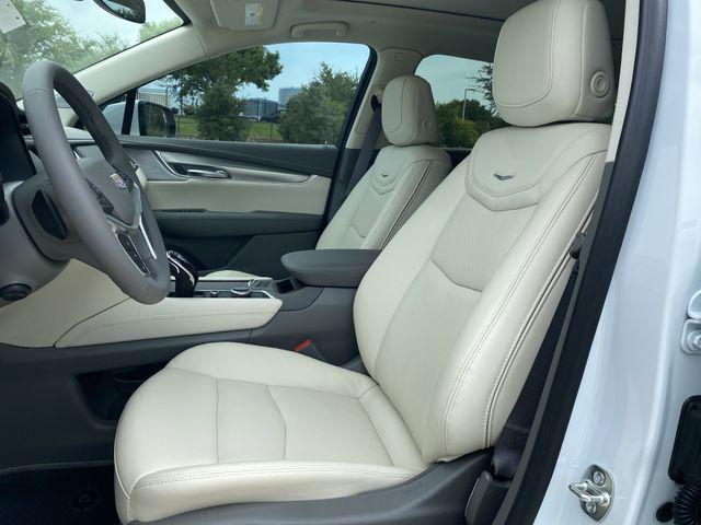 2025 Cadillac XT5 FWD Premium Luxury